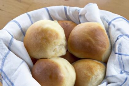 The Art of Perfect Dinner Rolls: Fluffy Breads to Savor